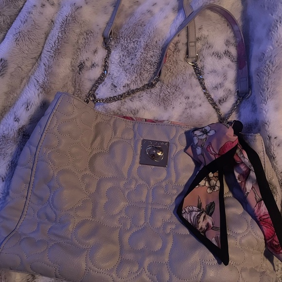 Betsey Johnson chain purse - Picture 5 of 16